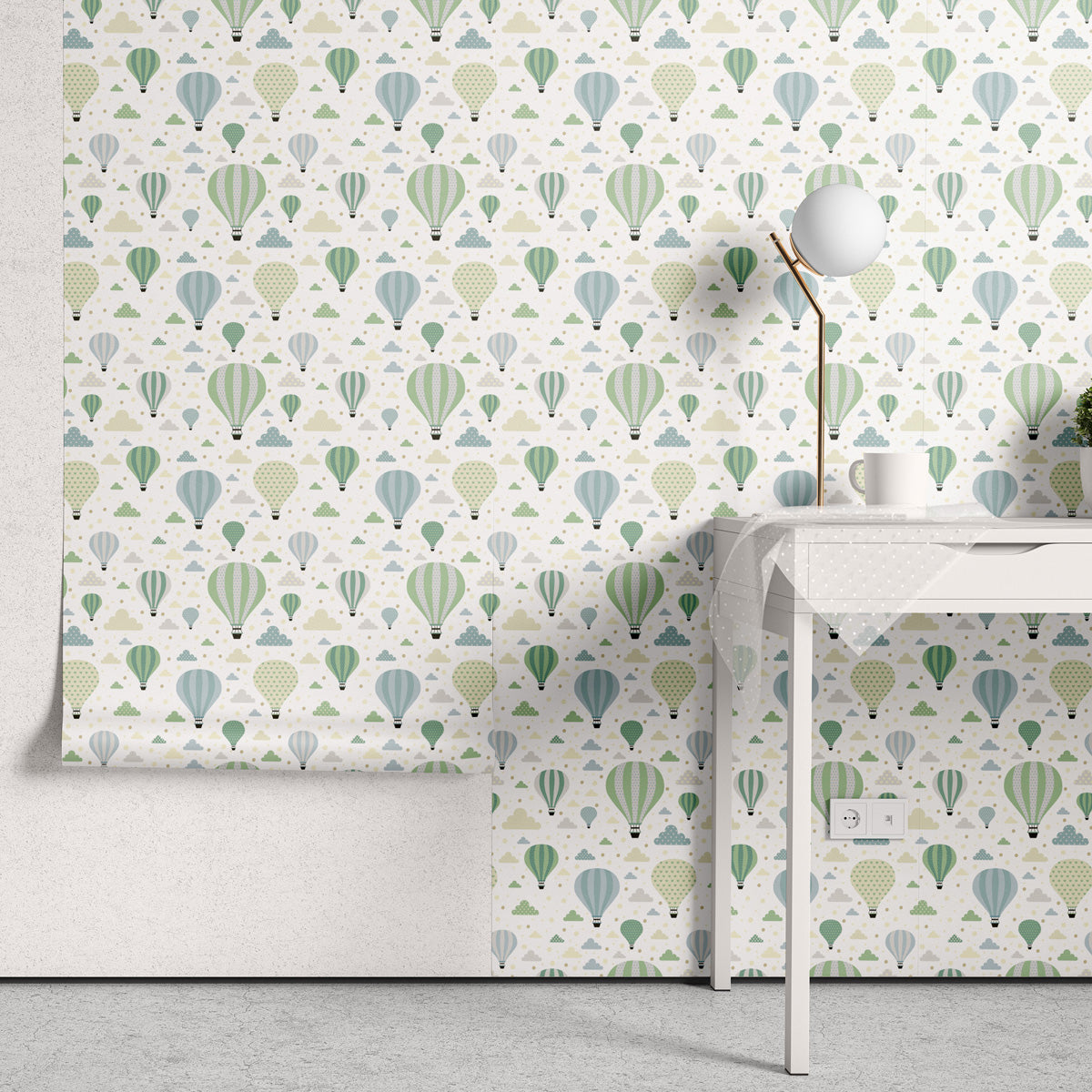 Papel de Parede Adesivo Menino Balões e Nuvens Verde