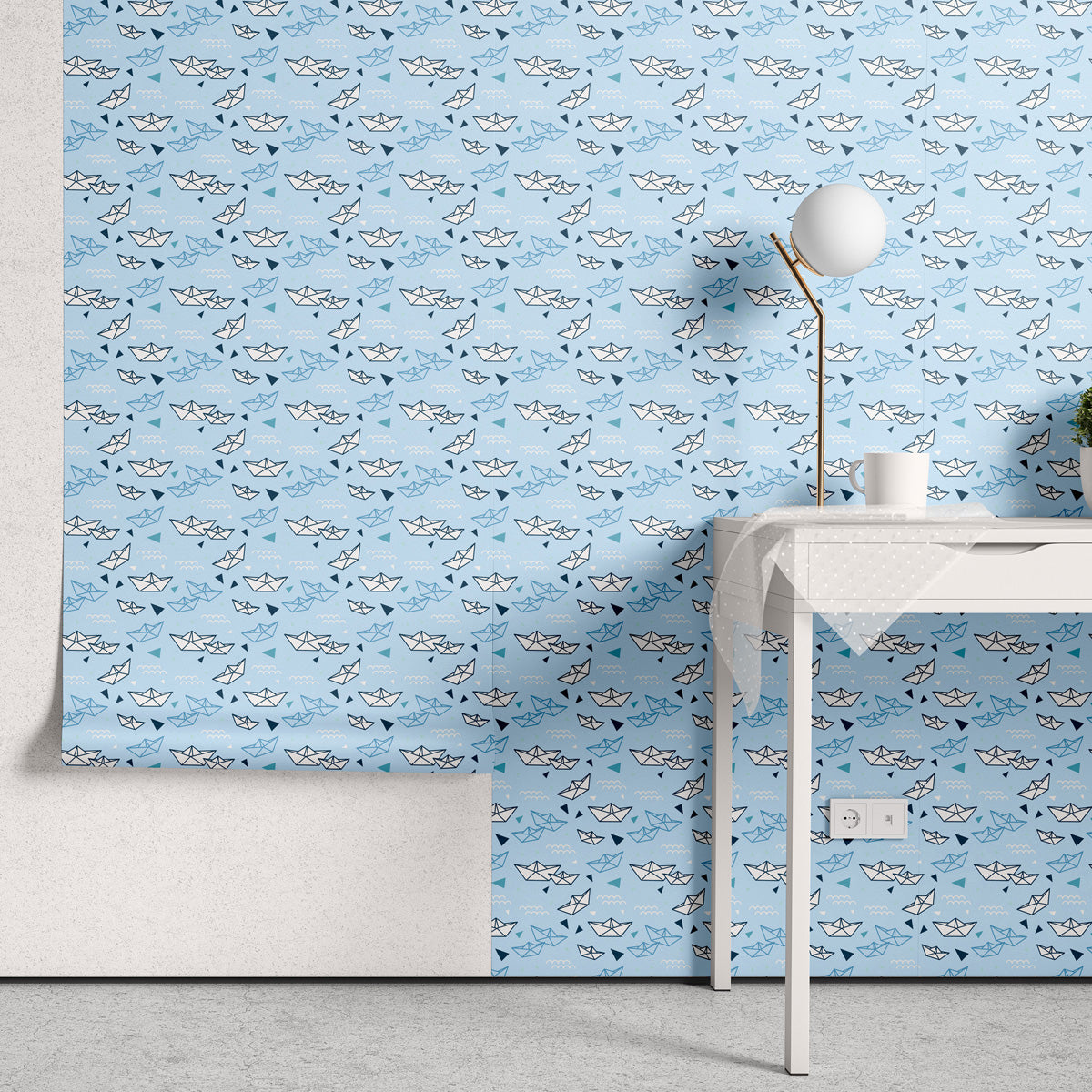 Papel de Parede Adesivo Menino Barquinho de Papel