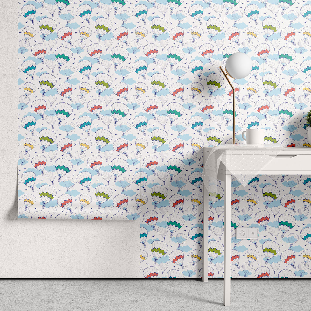 Papel de Parede Adesivo Menino Balão Colorido e Nuvens